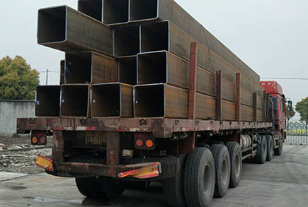 青岛大口径无缝方管