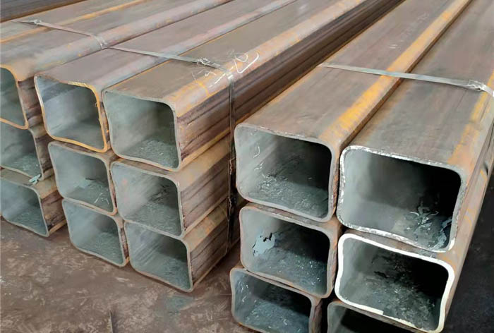 青岛大口径无缝方管